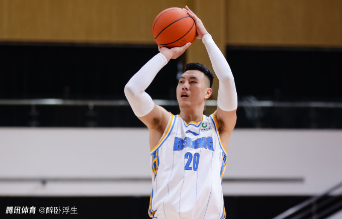 包含从纽约尼克斯队长鼓劲备战亚冠到哈兰德在独行侠比赛中连败，今晨拜仁慕尼黑单刀错失的词条