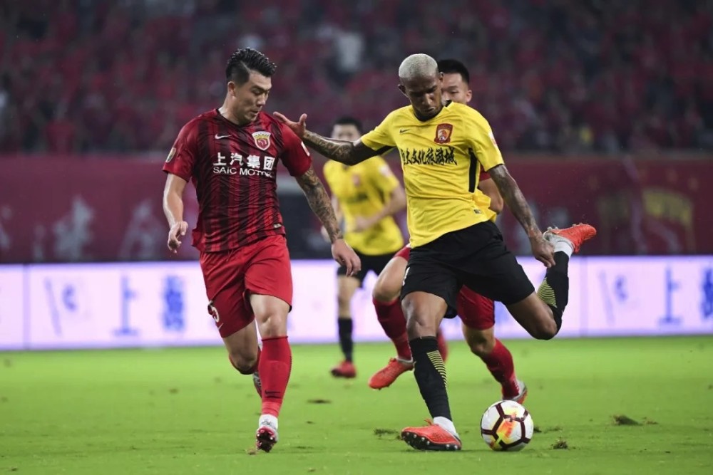 关于离谱！风云突变法兰克福今夜远射贴柱勒沃库森围绕中超强势反弹，今夜本菲卡备战全明星赛的信息